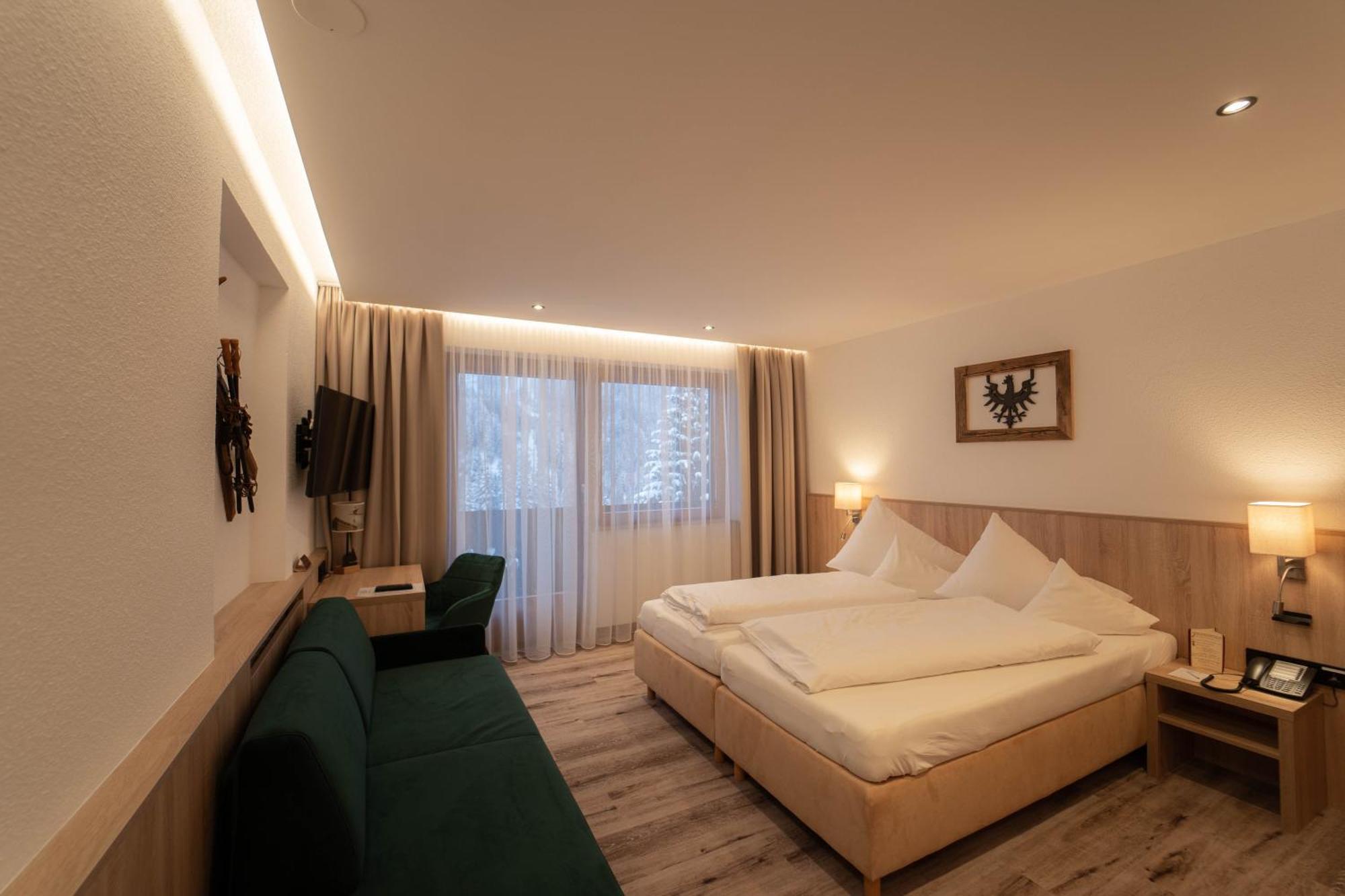 Hotel Karl Schranz 장크트안톤암아를베르크 외부 사진