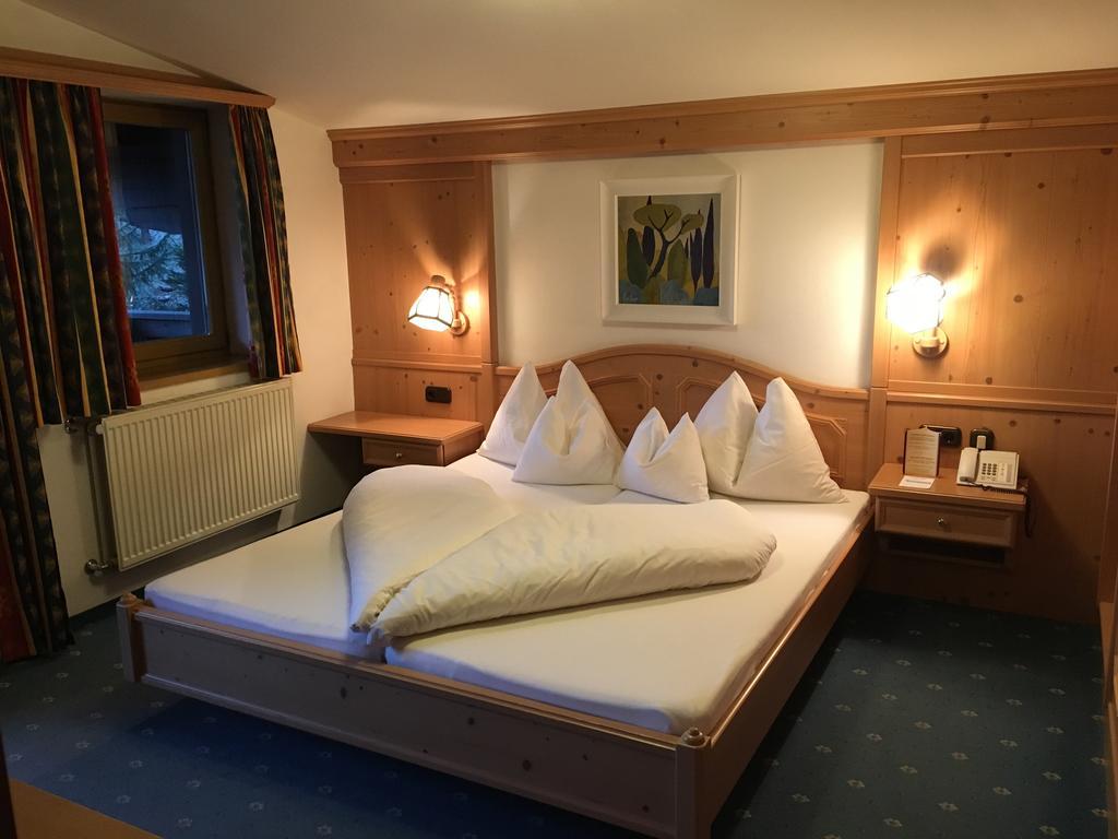 Hotel Karl Schranz 장크트안톤암아를베르크 외부 사진