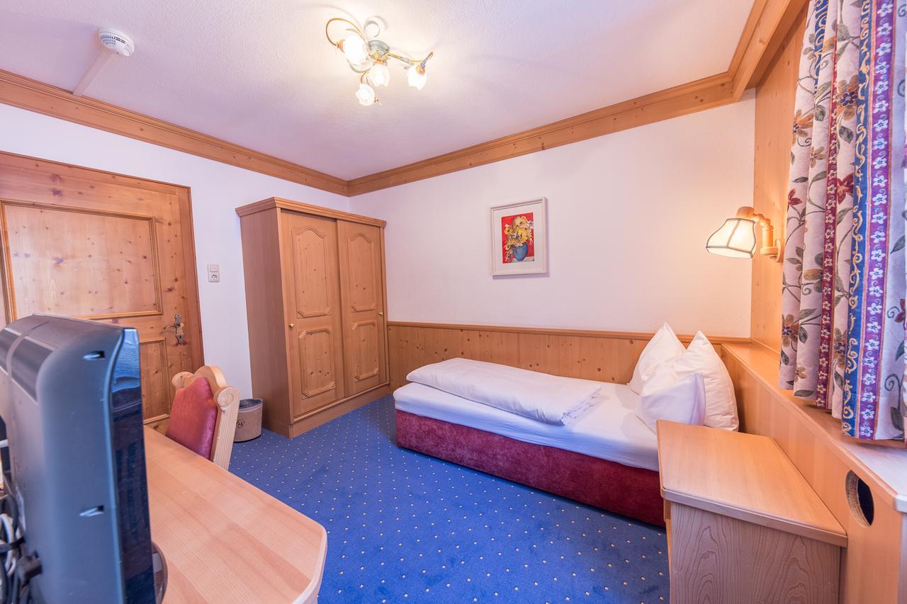 Hotel Karl Schranz 장크트안톤암아를베르크 외부 사진