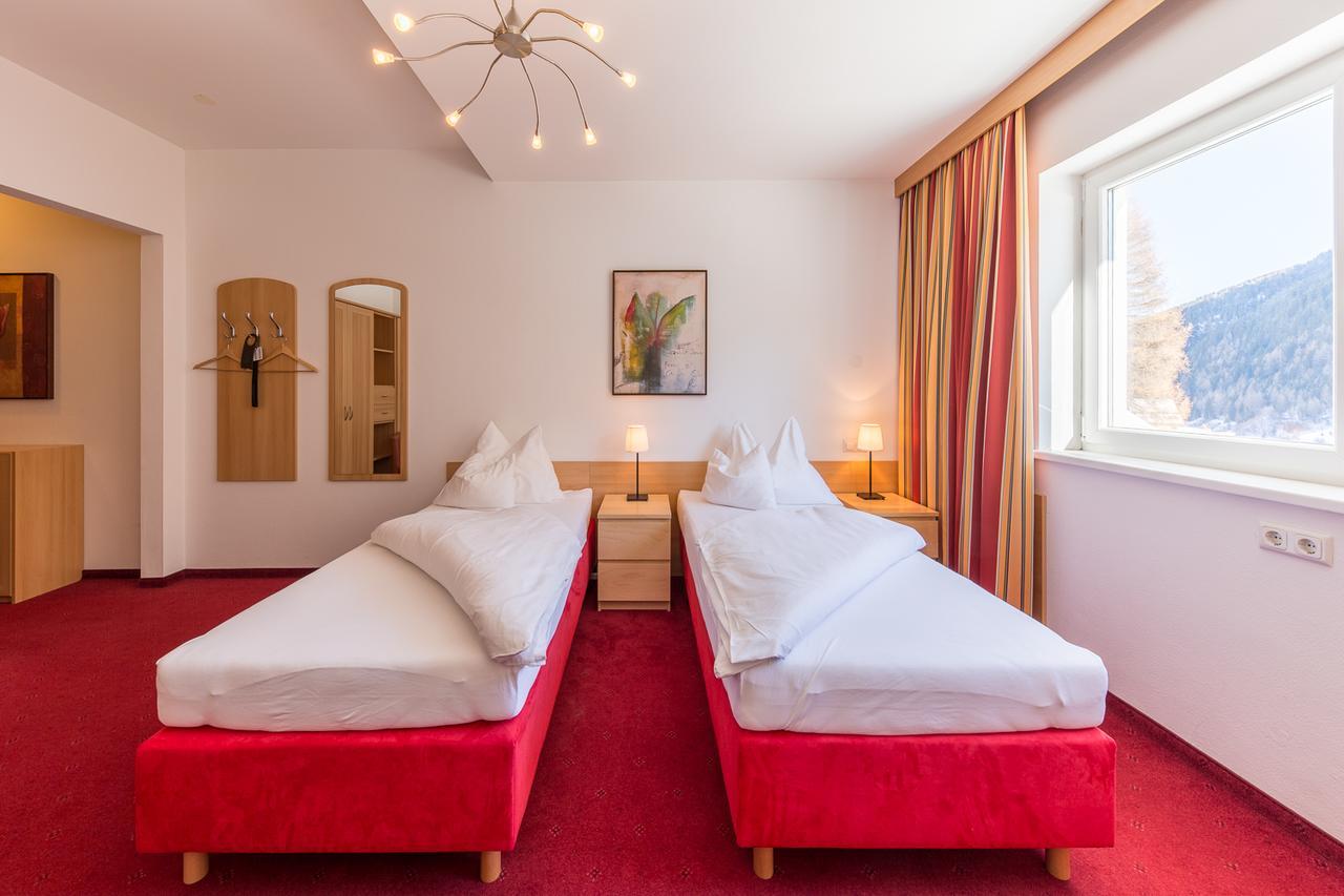 Hotel Karl Schranz 장크트안톤암아를베르크 외부 사진