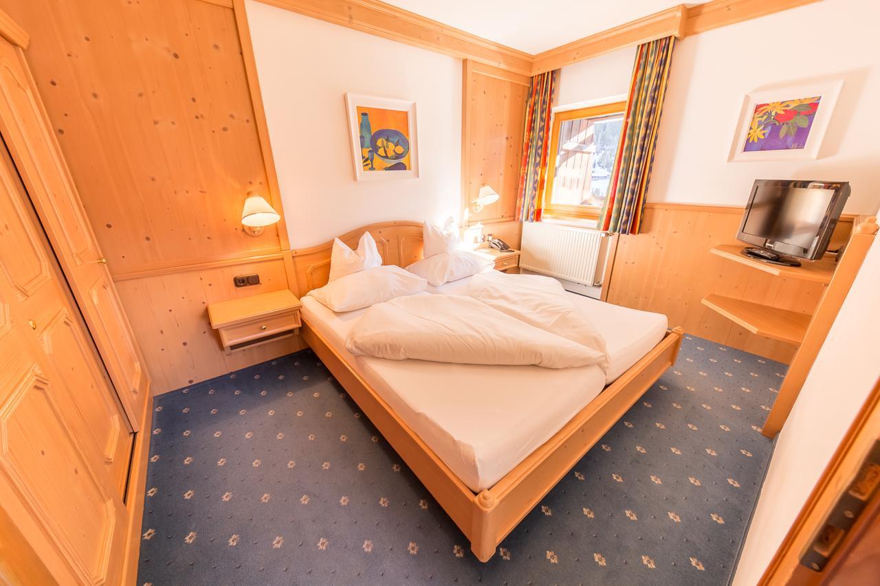 Hotel Karl Schranz 장크트안톤암아를베르크 외부 사진