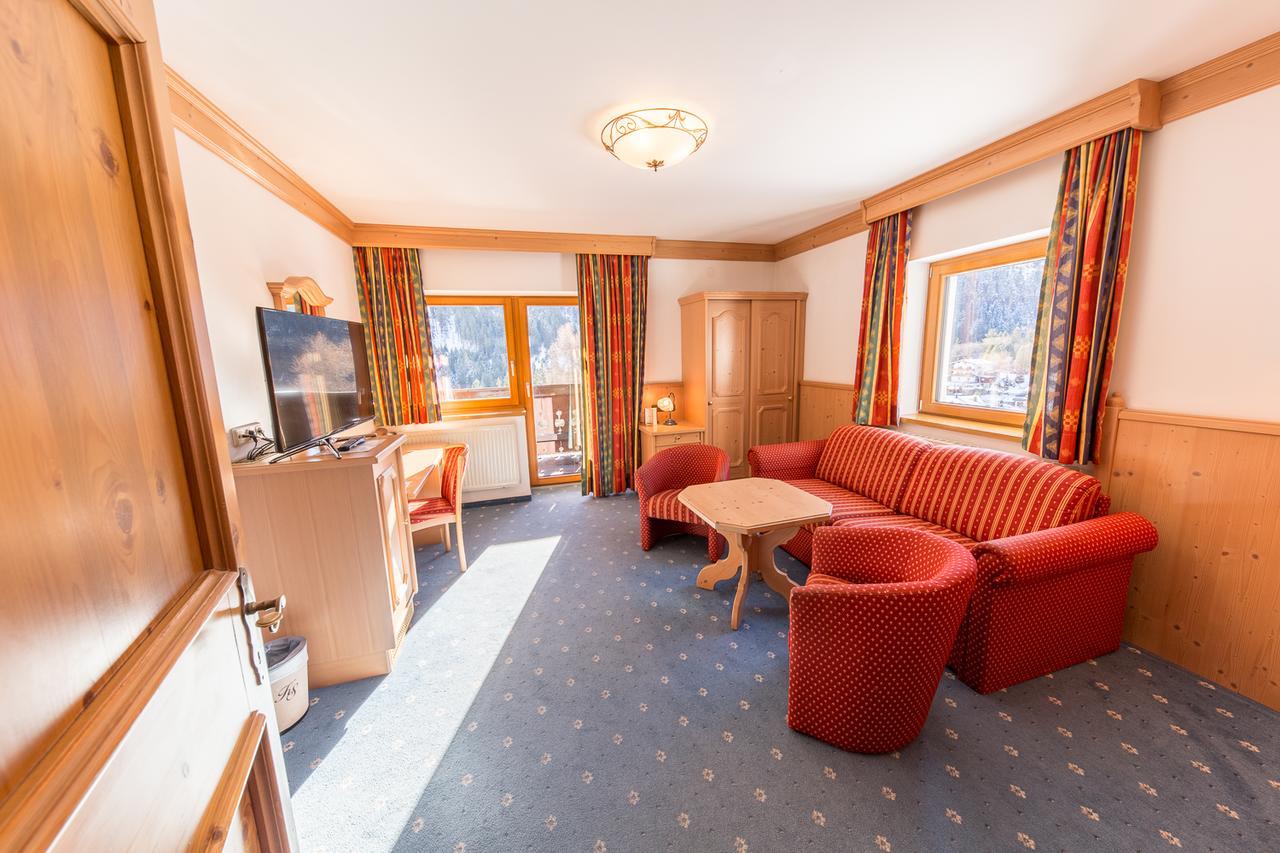 Hotel Karl Schranz 장크트안톤암아를베르크 외부 사진