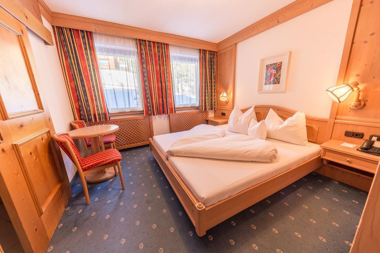 Hotel Karl Schranz 장크트안톤암아를베르크 외부 사진
