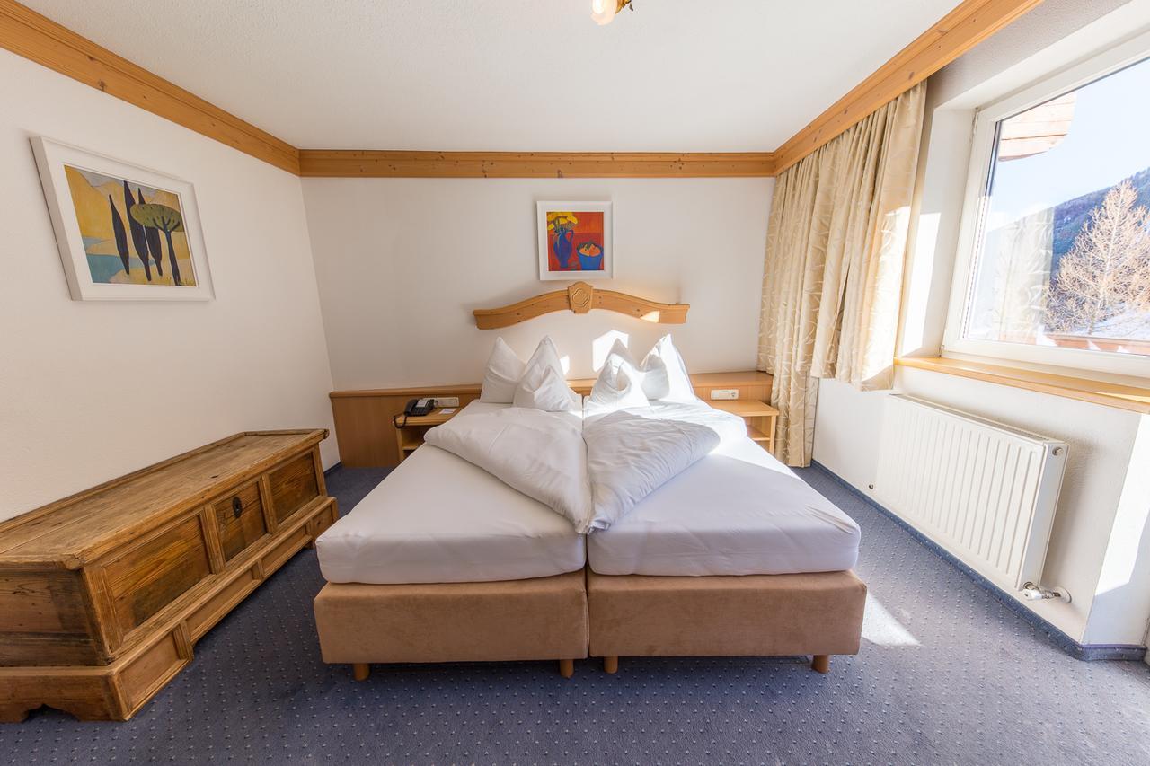 Hotel Karl Schranz 장크트안톤암아를베르크 외부 사진