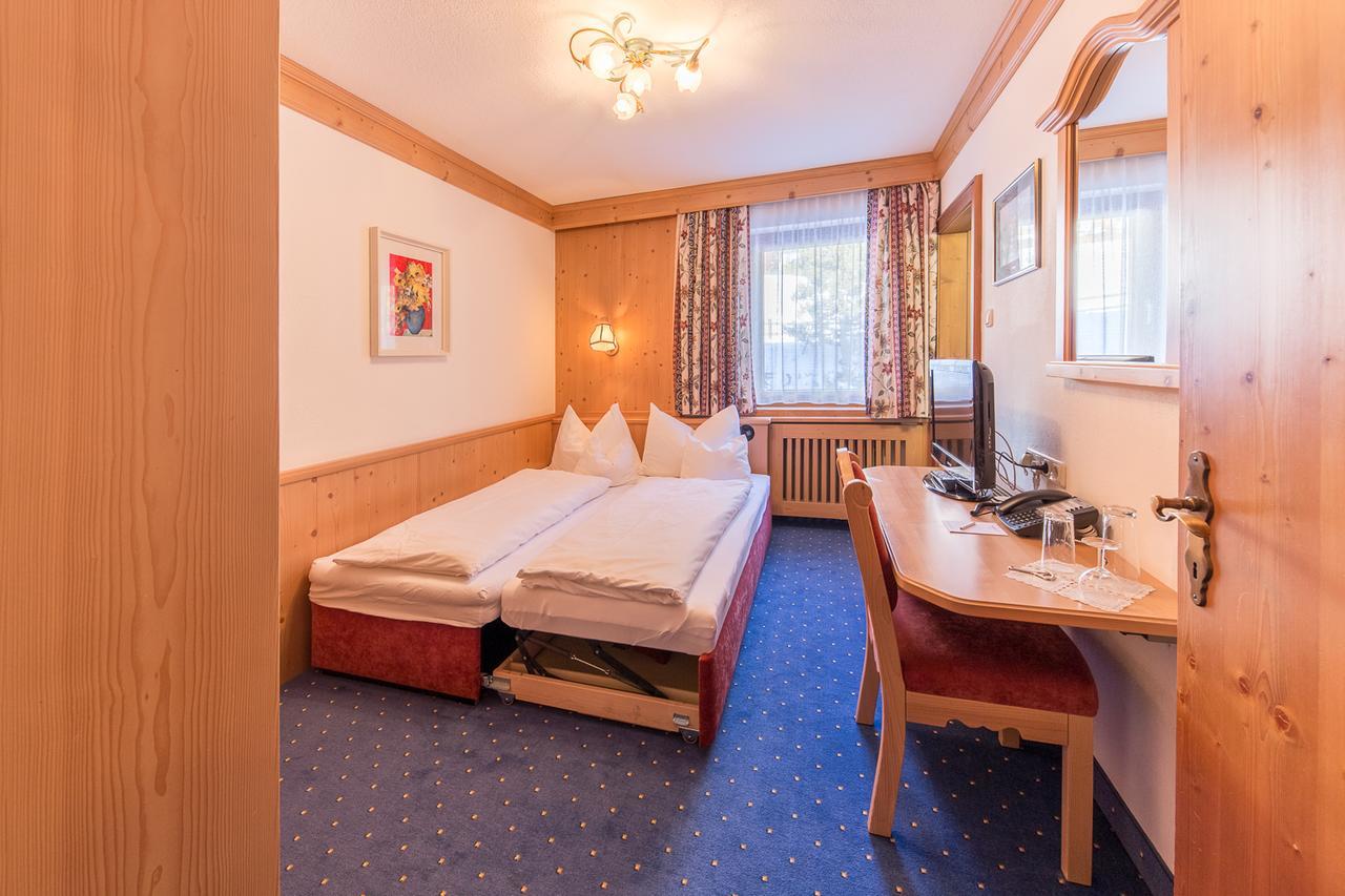 Hotel Karl Schranz 장크트안톤암아를베르크 외부 사진